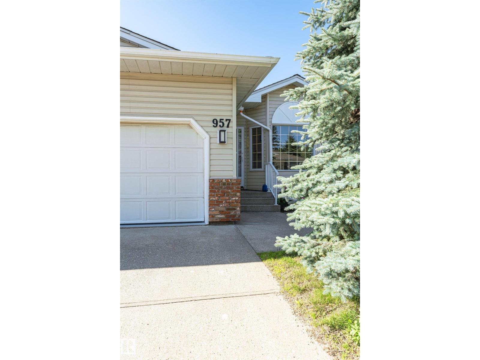 957 YOUVILLE DR W NW