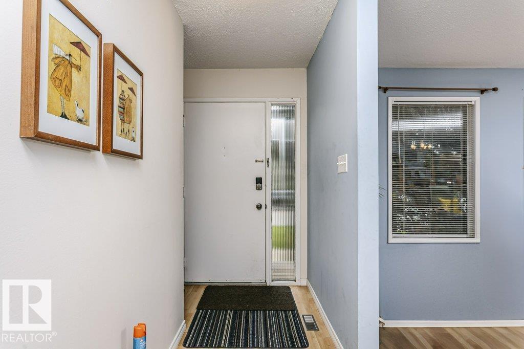 10968 35 AV NW NW