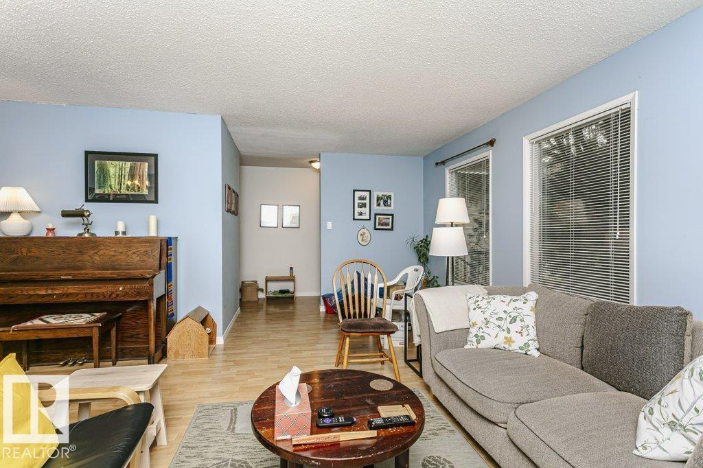 10968 35 AV NW NW