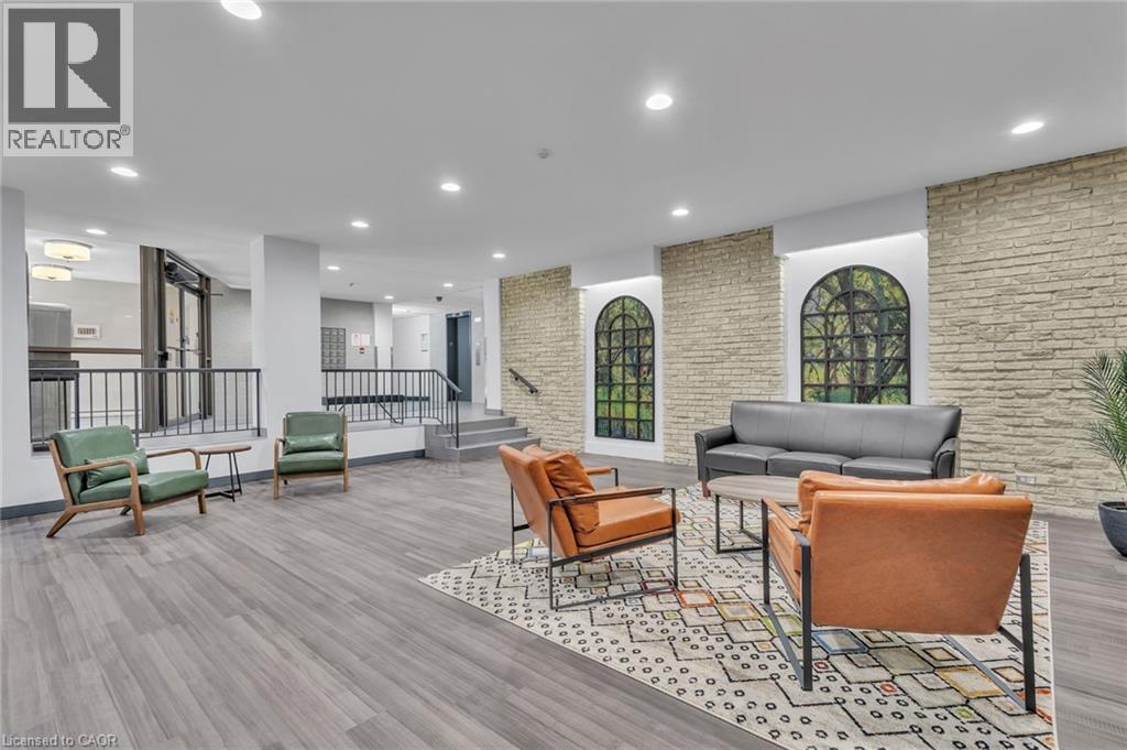 93 WESTWOOD Road Unit# 206