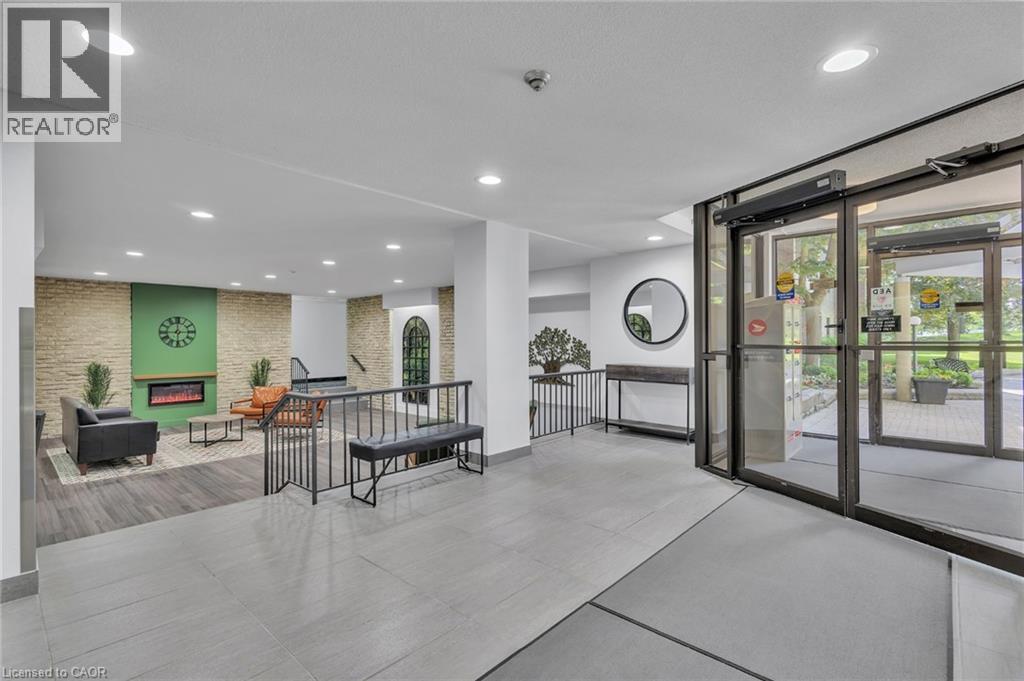 93 WESTWOOD Road Unit# 206