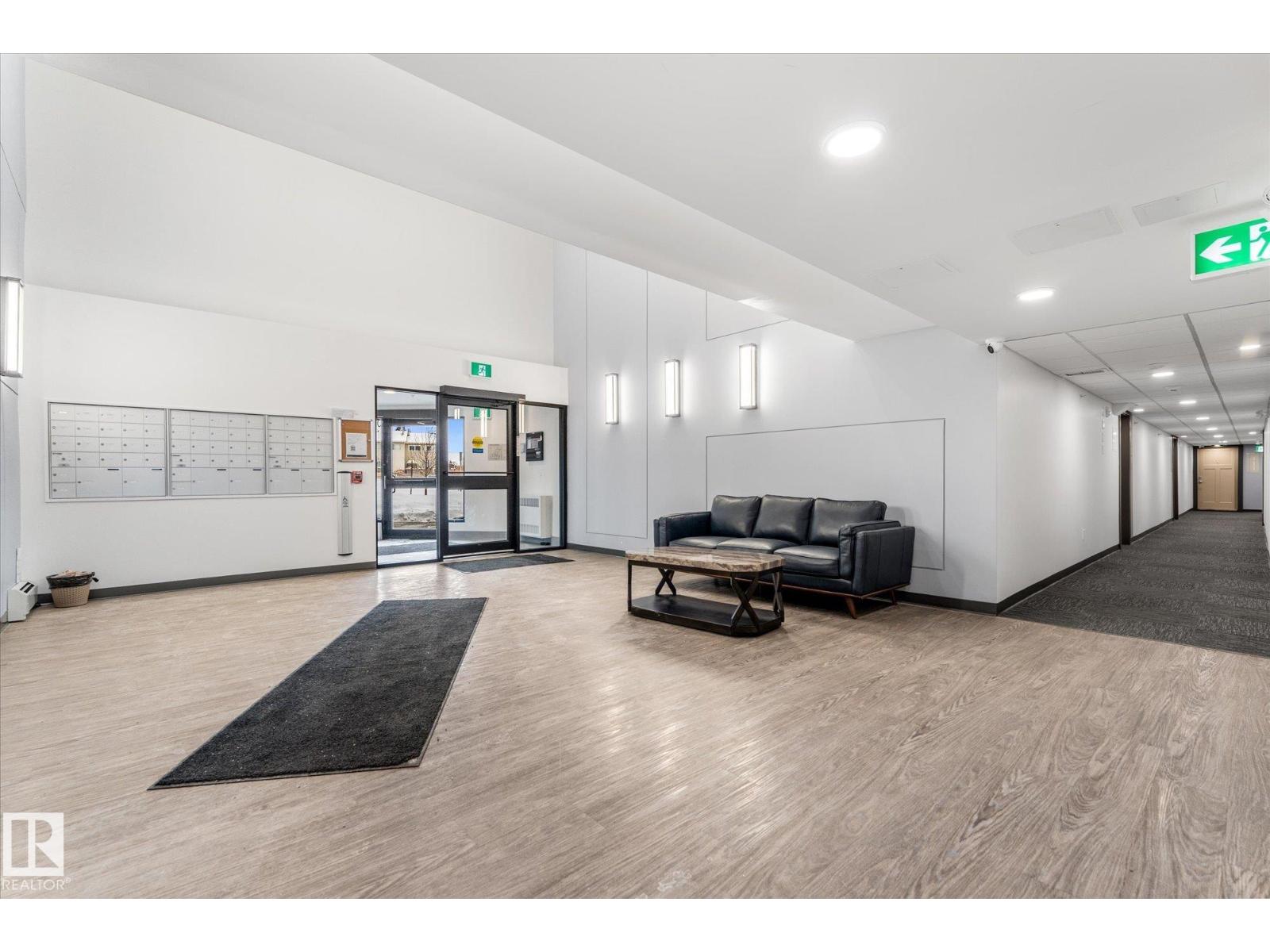 #302 9504 182 ST NW