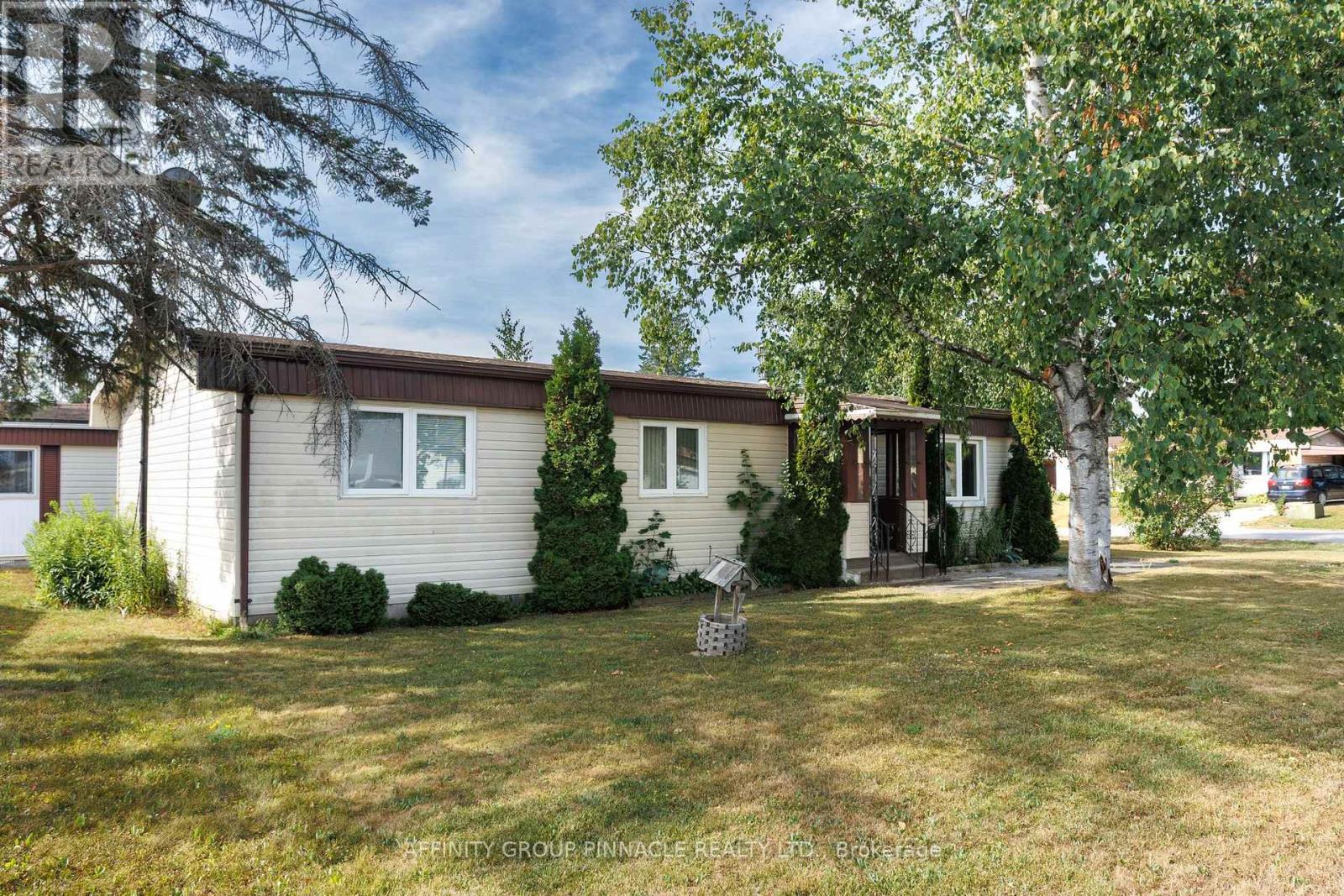 15 CIRCLE DRIVE