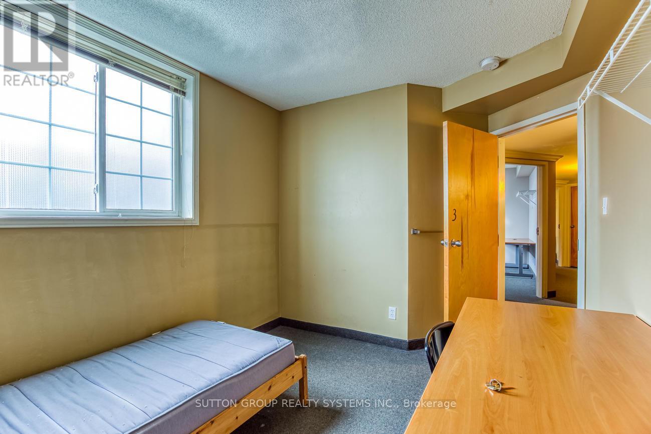 360 ERB STREET W