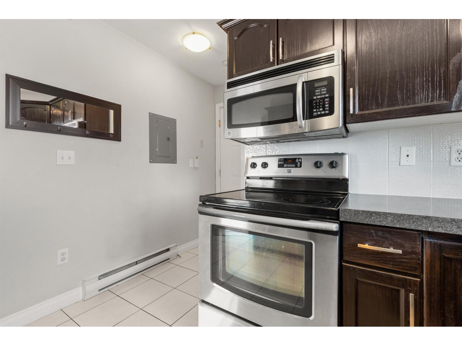 401 46777 YALE ROAD|Chilliwack Proper East