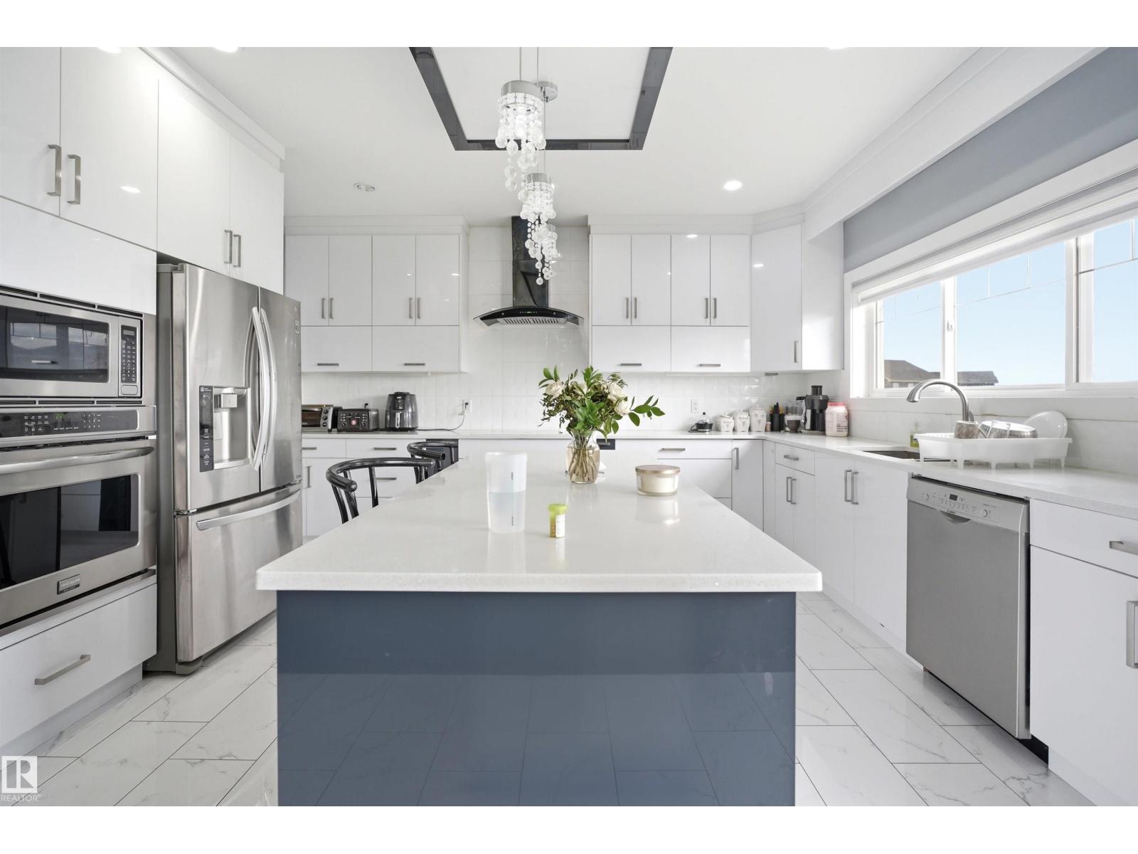 3909 49 Ave