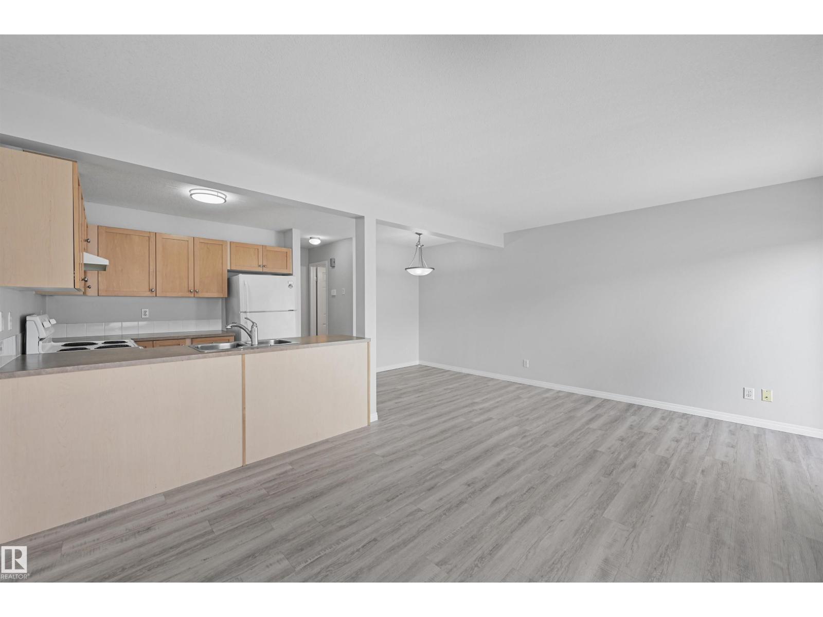 #15 230 EDWARDS DR SW