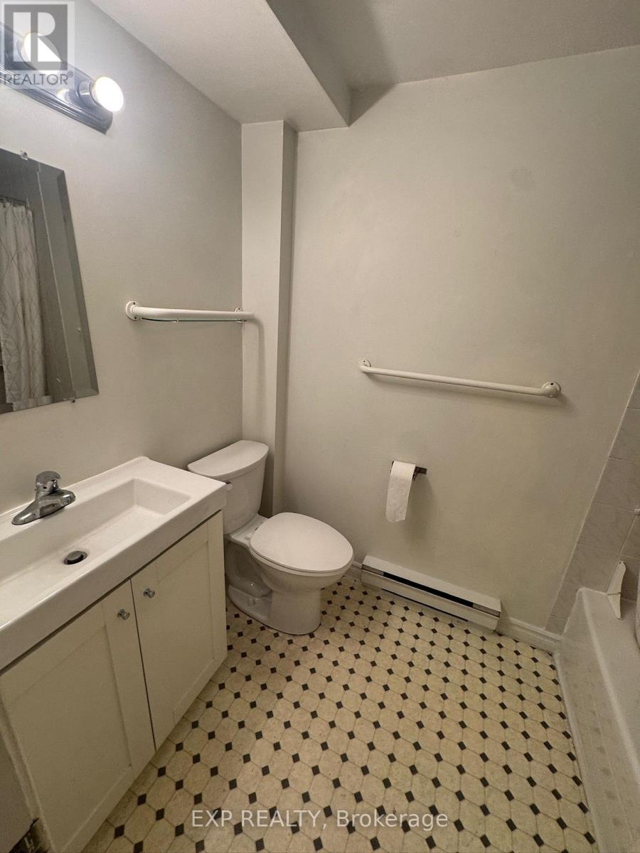 6 - 223 EVELYN AVENUE