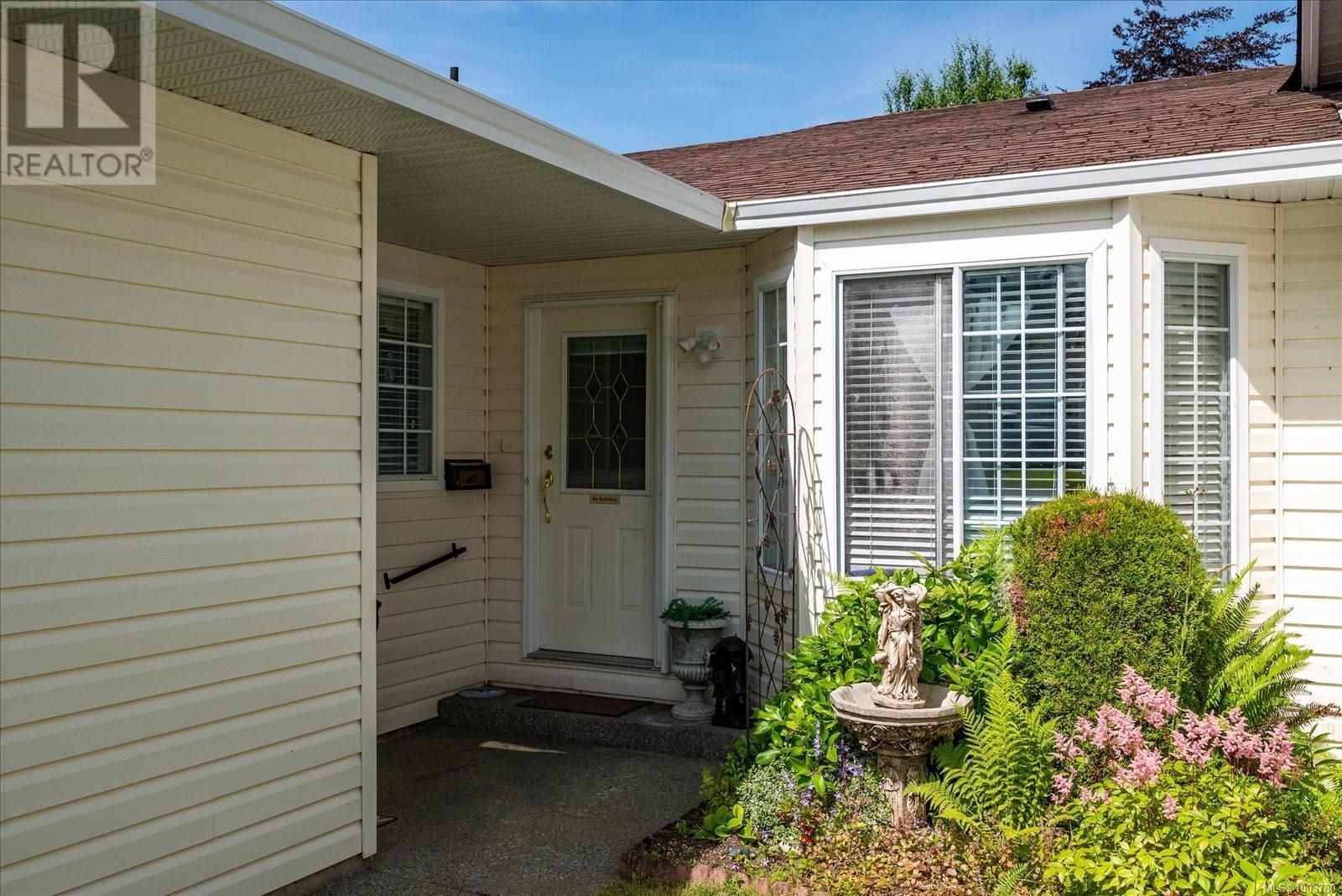 8 2465 Oriole Dr