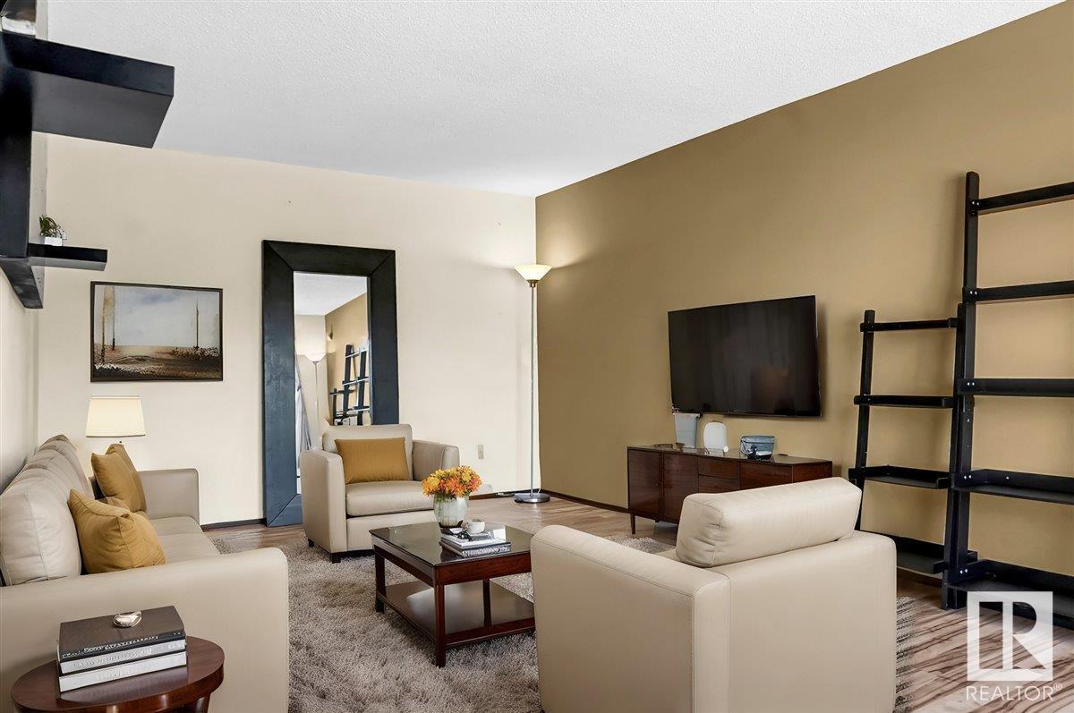 #302, 10320 113 ST NW