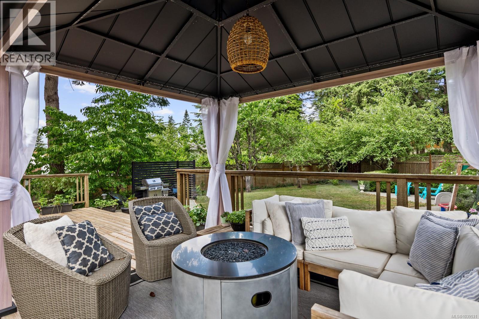 1506 Chinook Dr