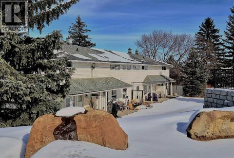 525 32 Avenue NE Calgary AB T2E2H3