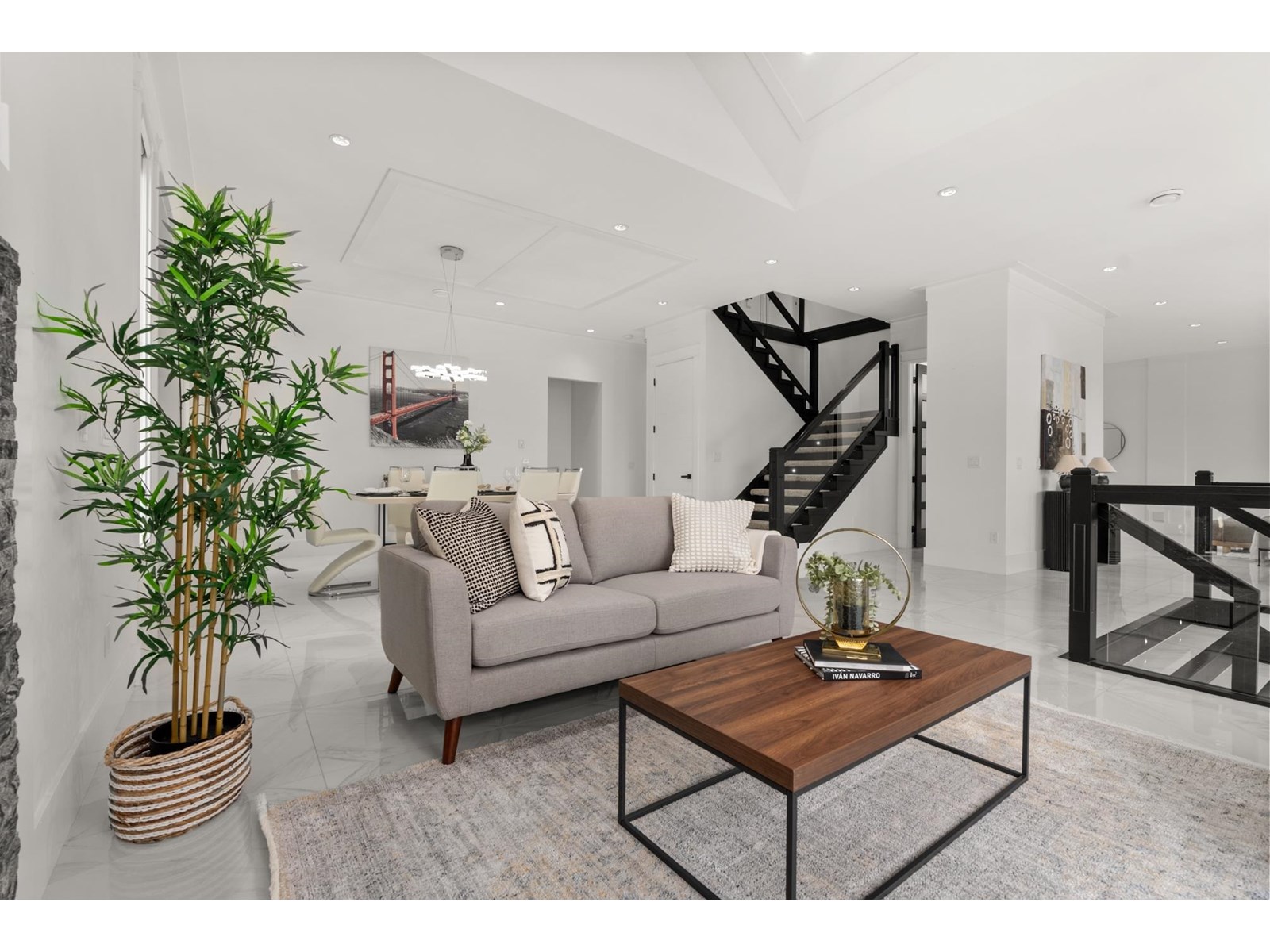 11376 ROYAL CRESCENT