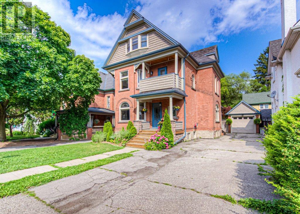 350 QUEEN STREET S