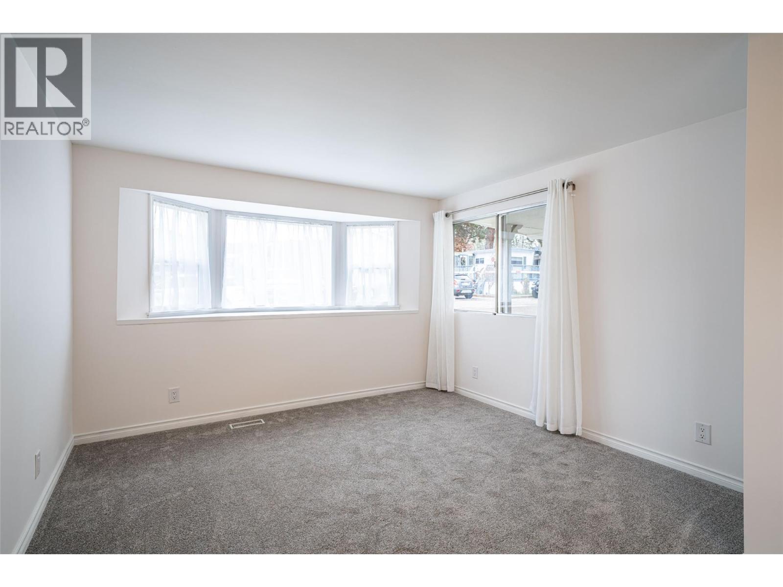 4505 McLean Creek Road Unit# E14