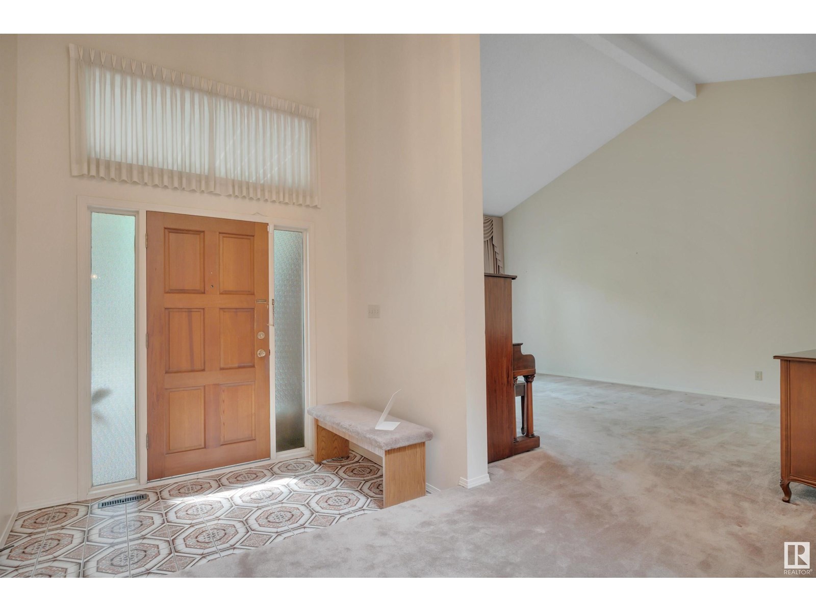 292 RHATIGAN RD W NW