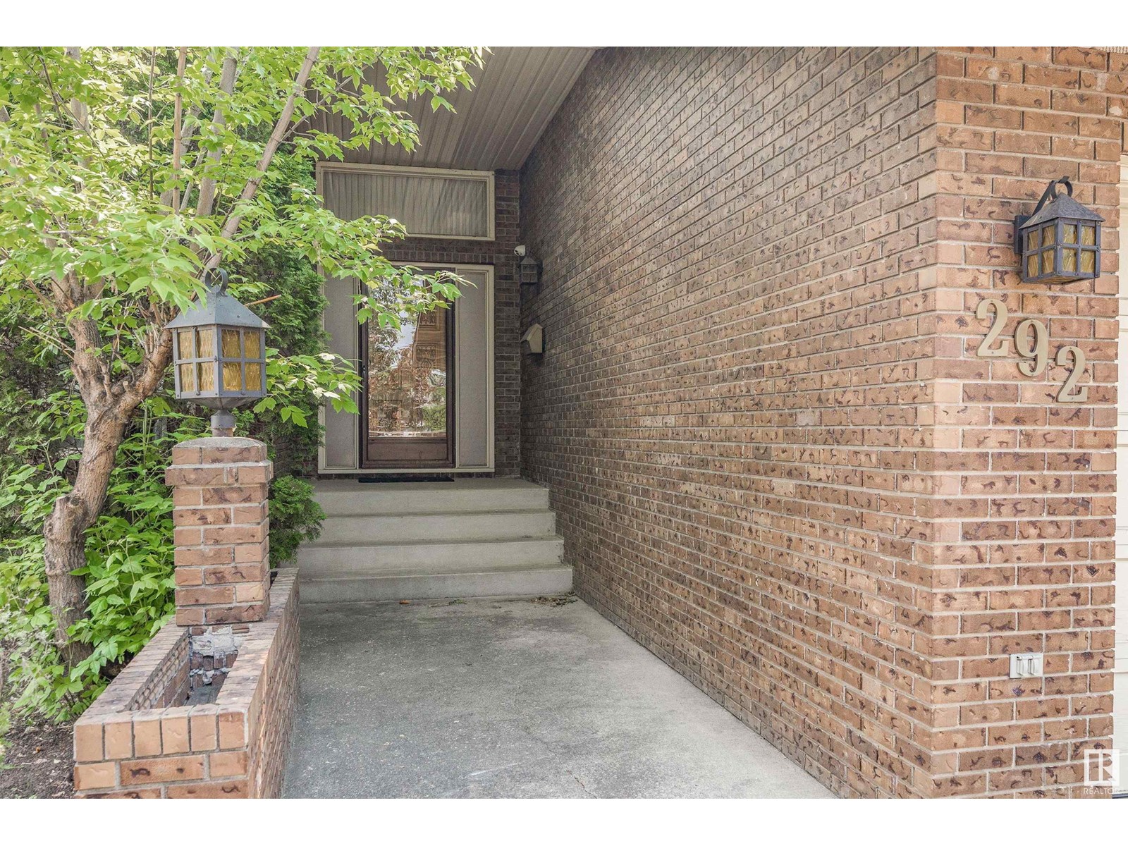 292 RHATIGAN RD W NW