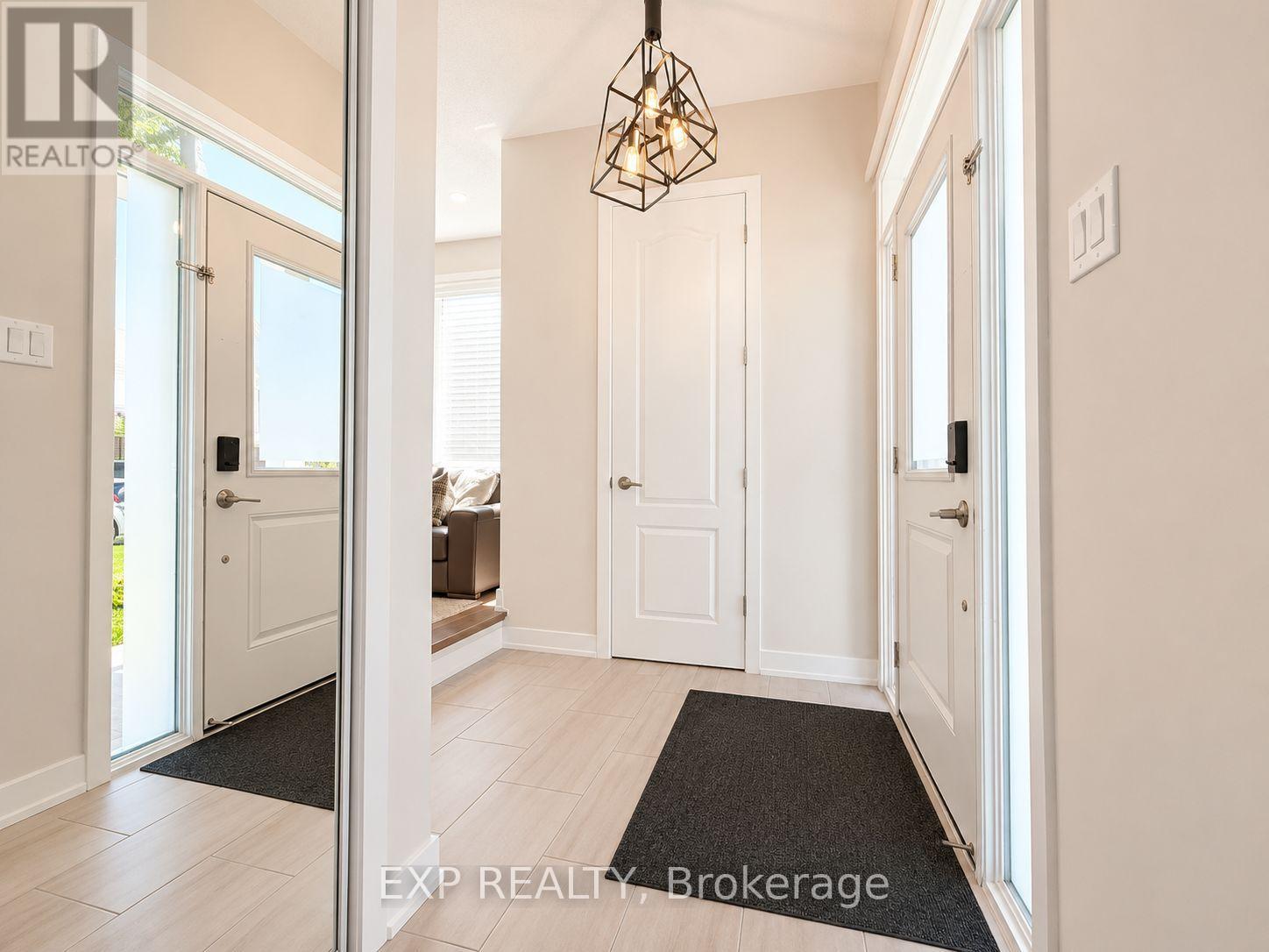 647 CREVIER WALK