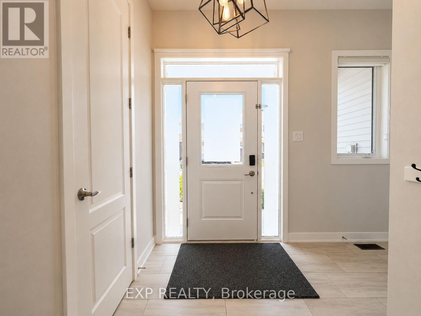647 CREVIER WALK
