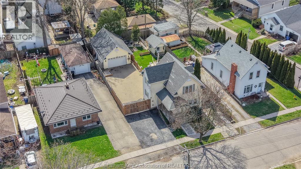 32 HALL STREET North