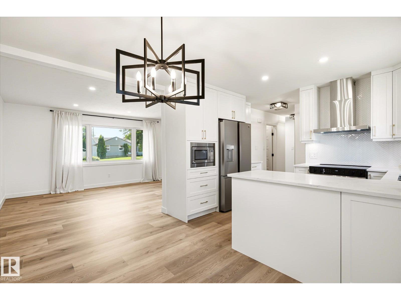 4708 104A AV NW
