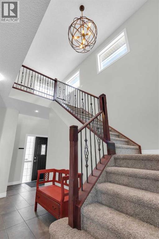 180 Kincora Drive NW