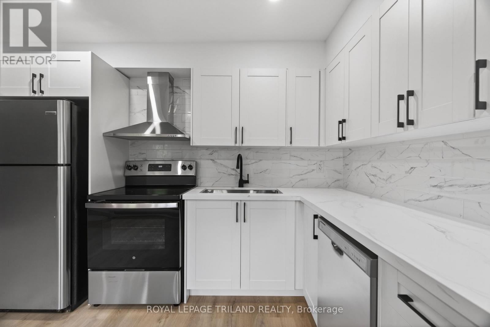 3 - 1015 EAGLE DRIVE