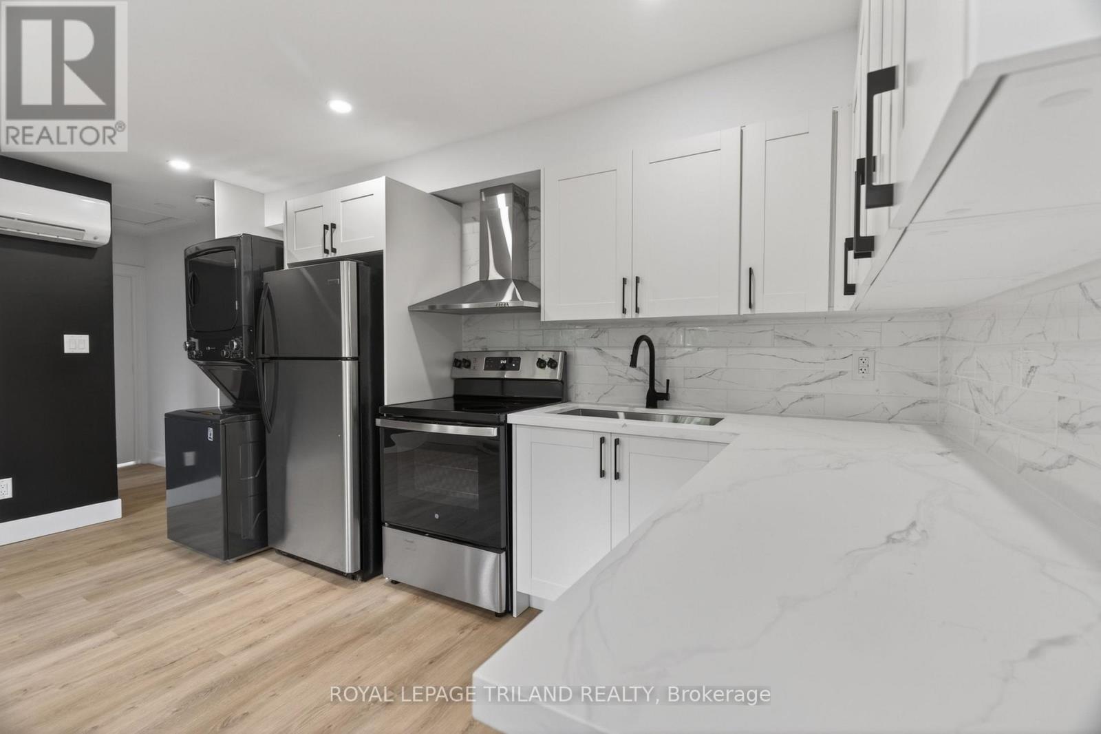 3 - 1015 EAGLE DRIVE