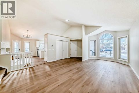 624 Shawinigan Drive SW Calgary AB T2Y2H4