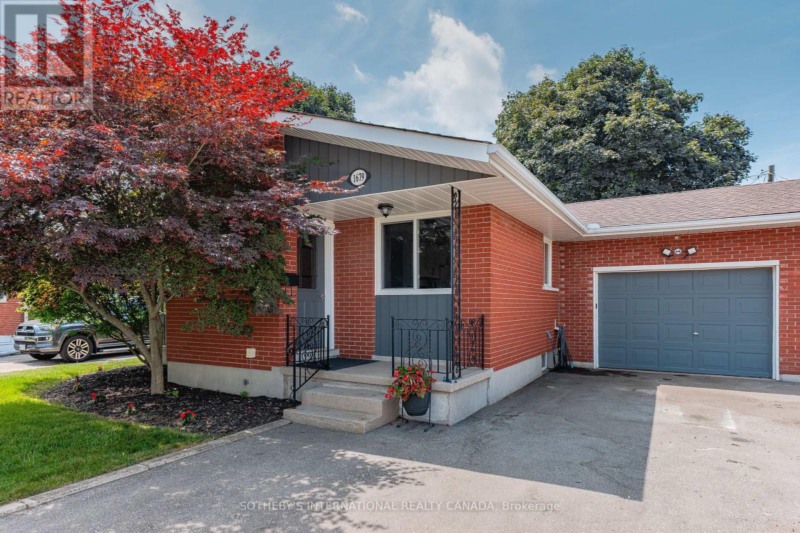 1679 HOLLEY CRESCENT