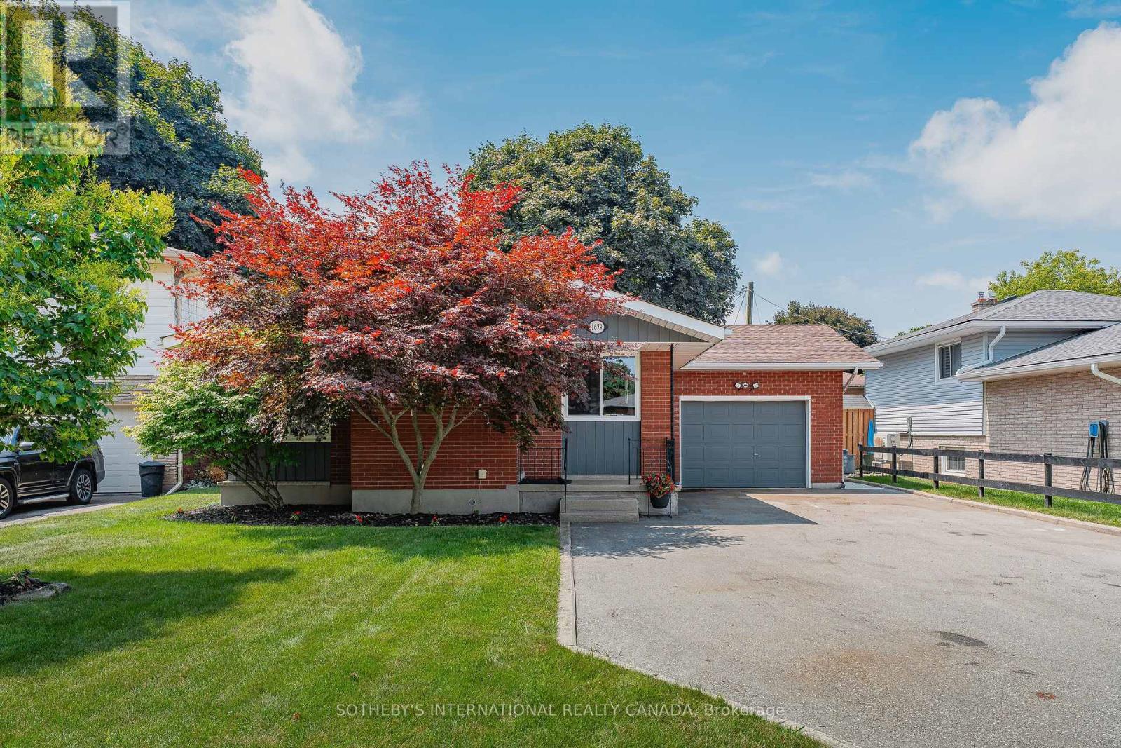 1679 HOLLEY CRESCENT