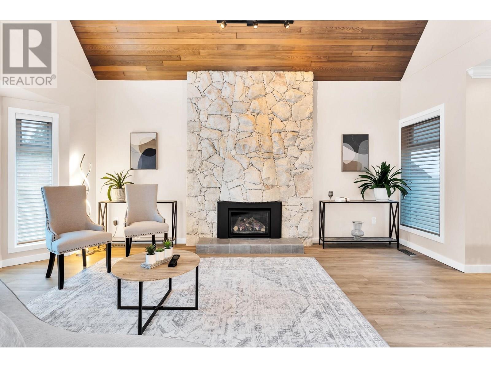 2443 LECLAIR DRIVE