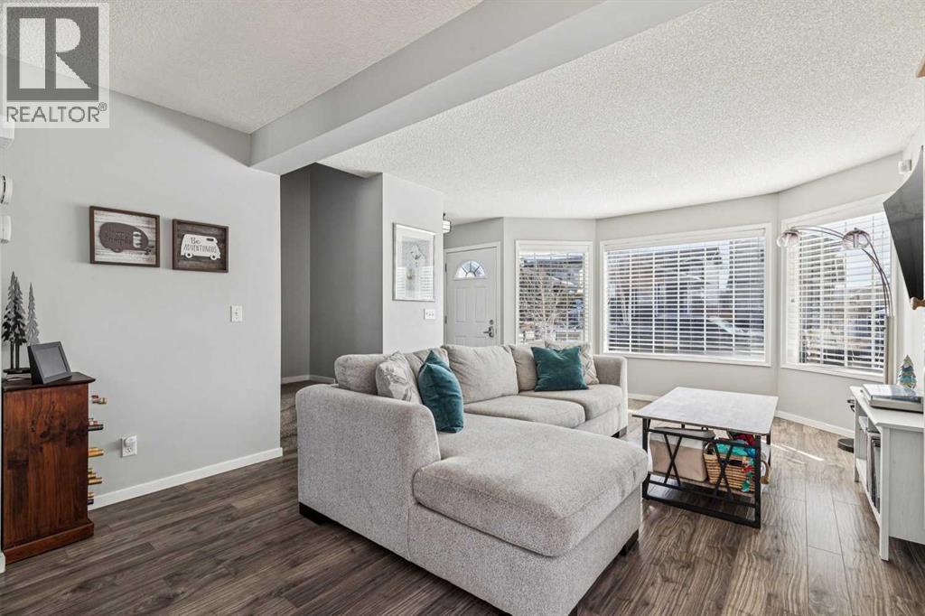 27 Rivercrest Way SE