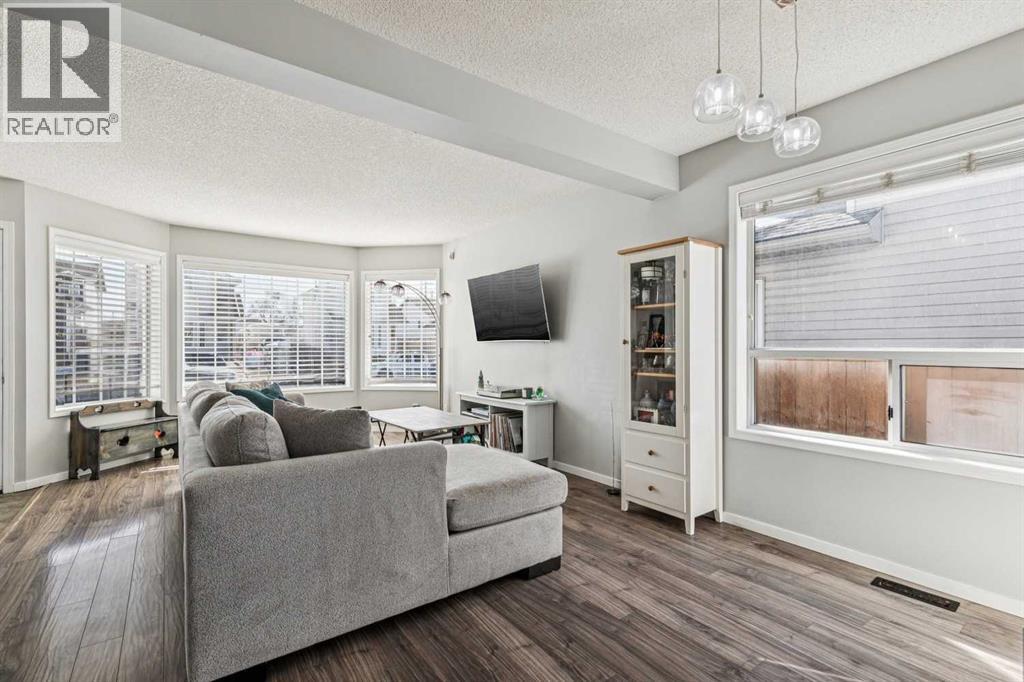 27 Rivercrest Way SE