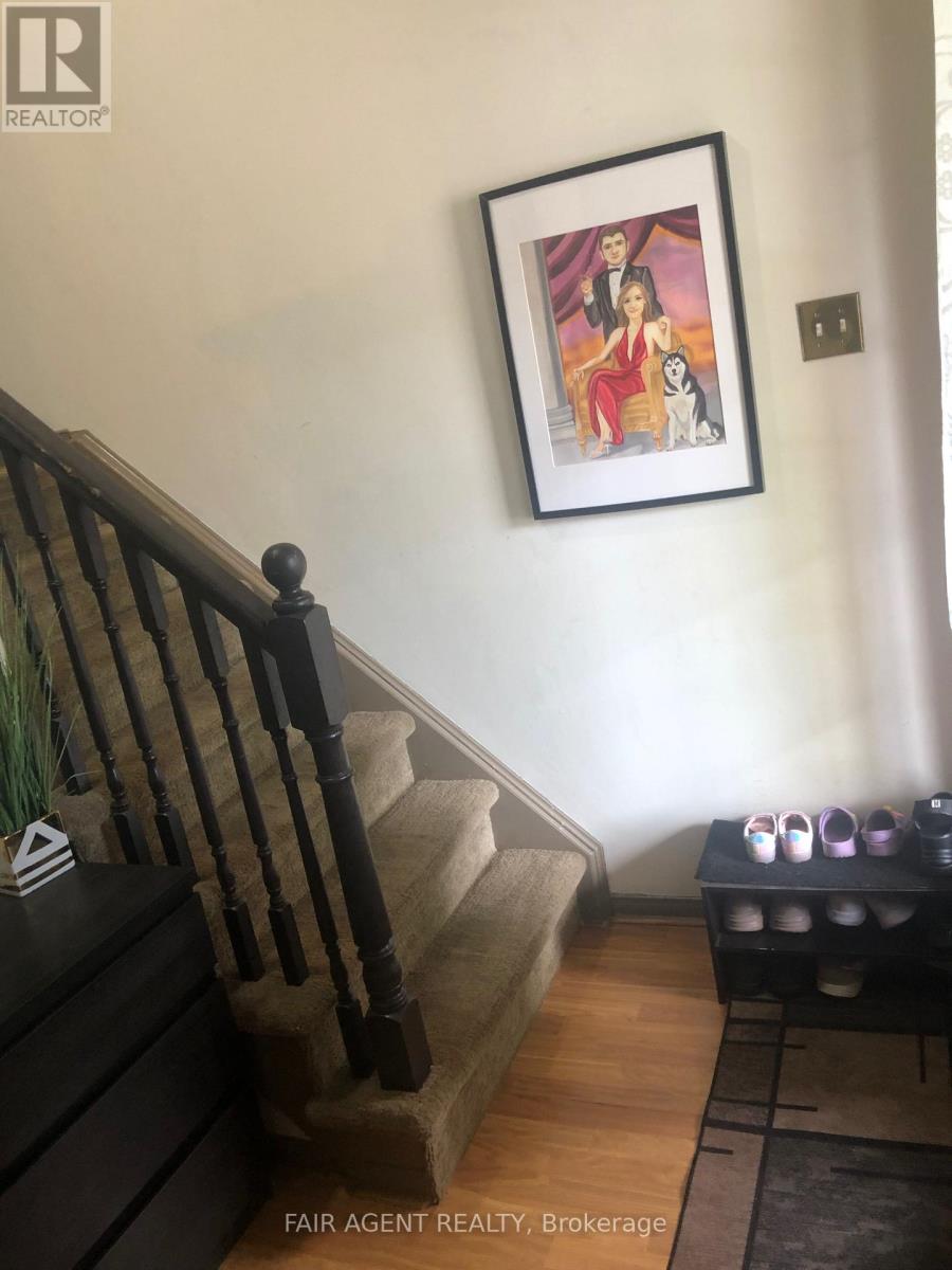 562 ERINBROOK DRIVE