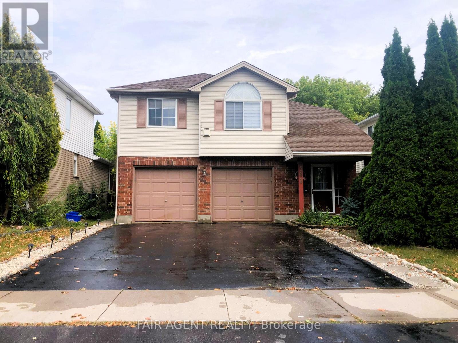 562 ERINBROOK DRIVE