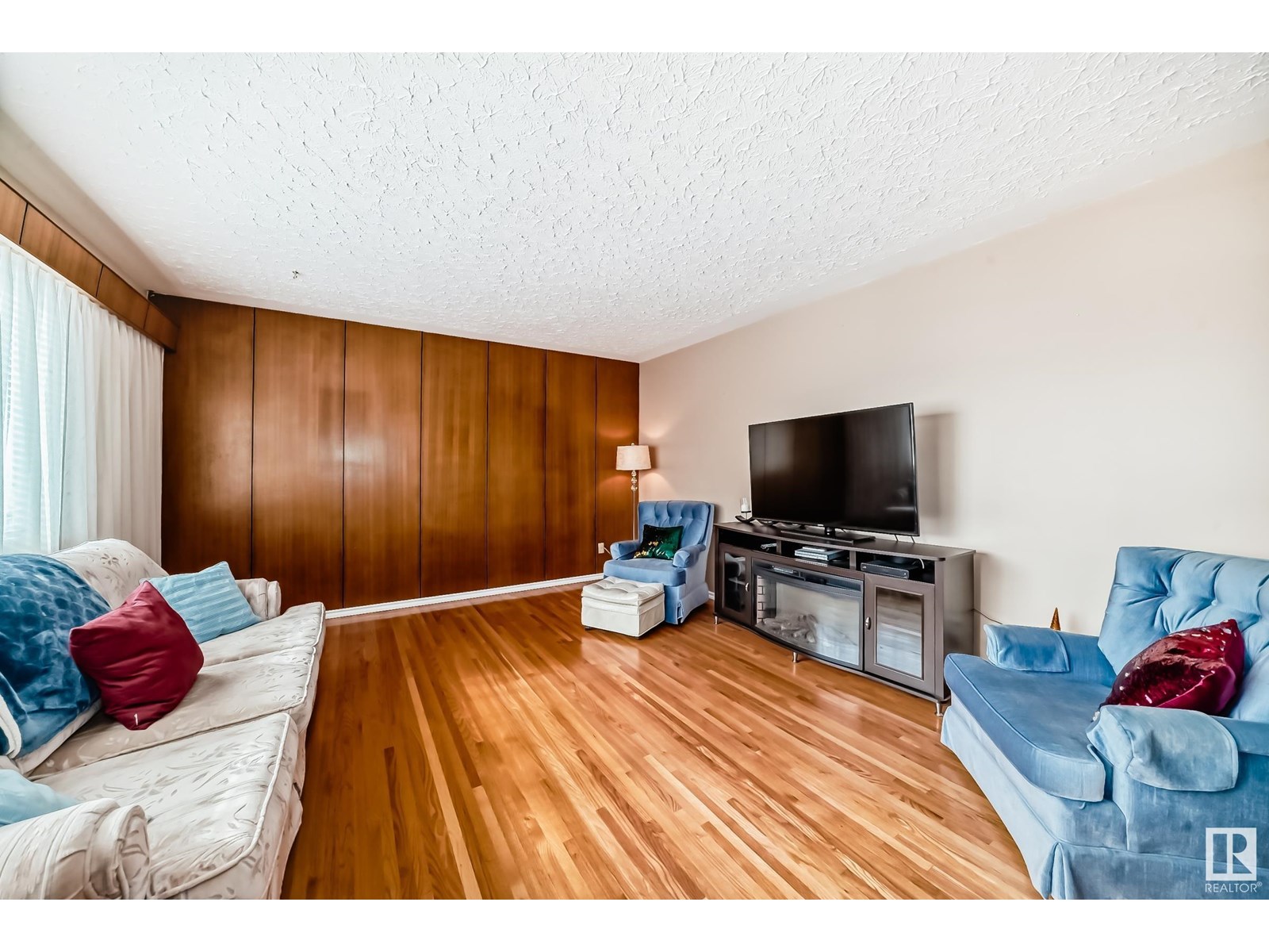 13318 91 ST NW