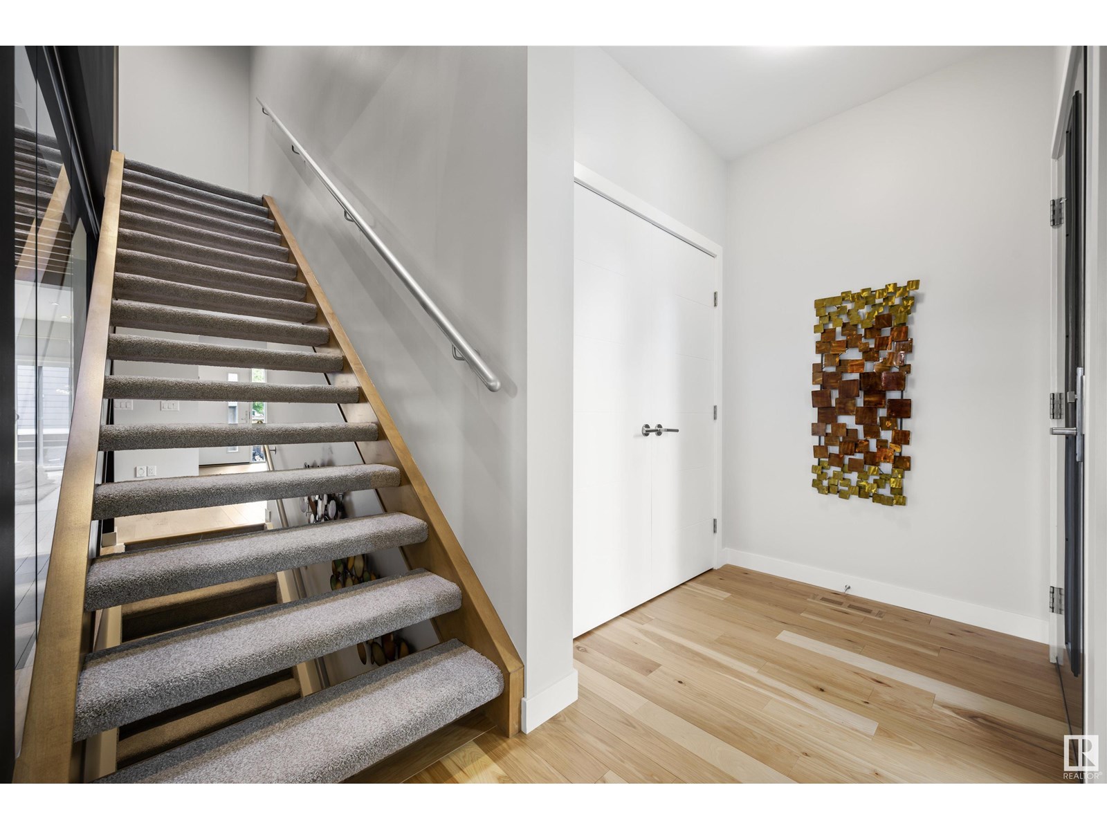9803 74 AV NW