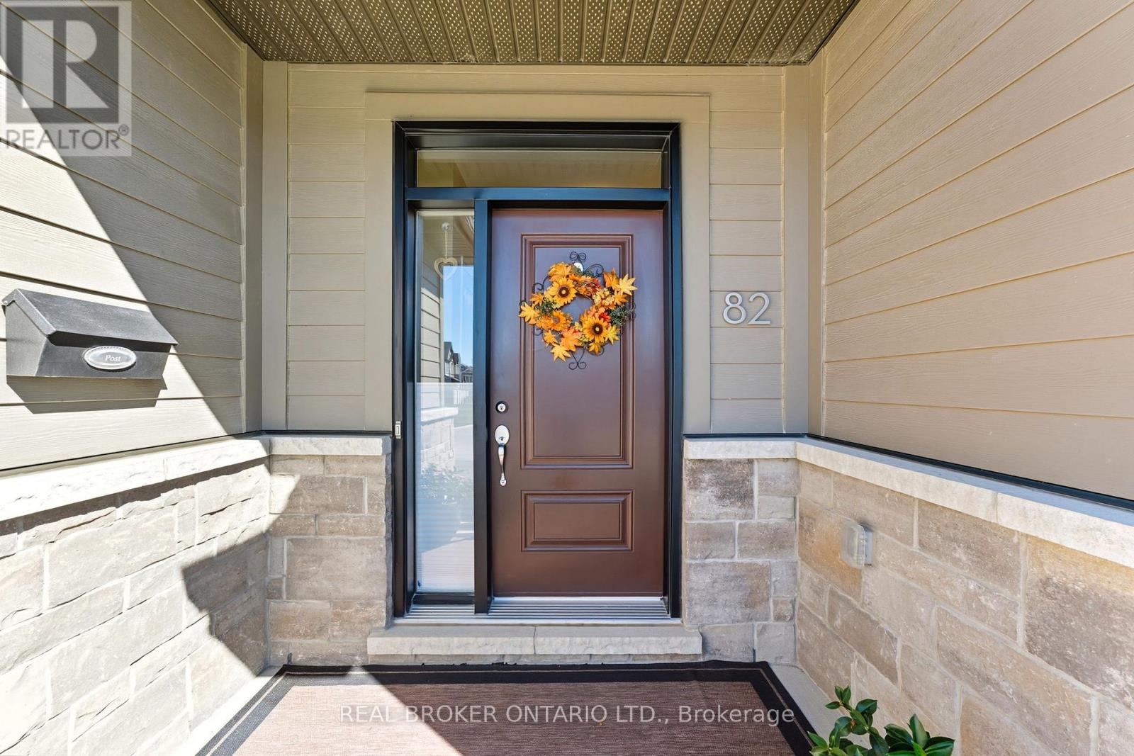 82 AXEL CRESCENT