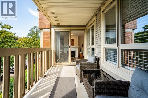 217 801 KLAHANIE DRIVE Port Moody BC V3H5K4