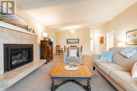 2411 Amelia Ave Sidney BC V8L2J4