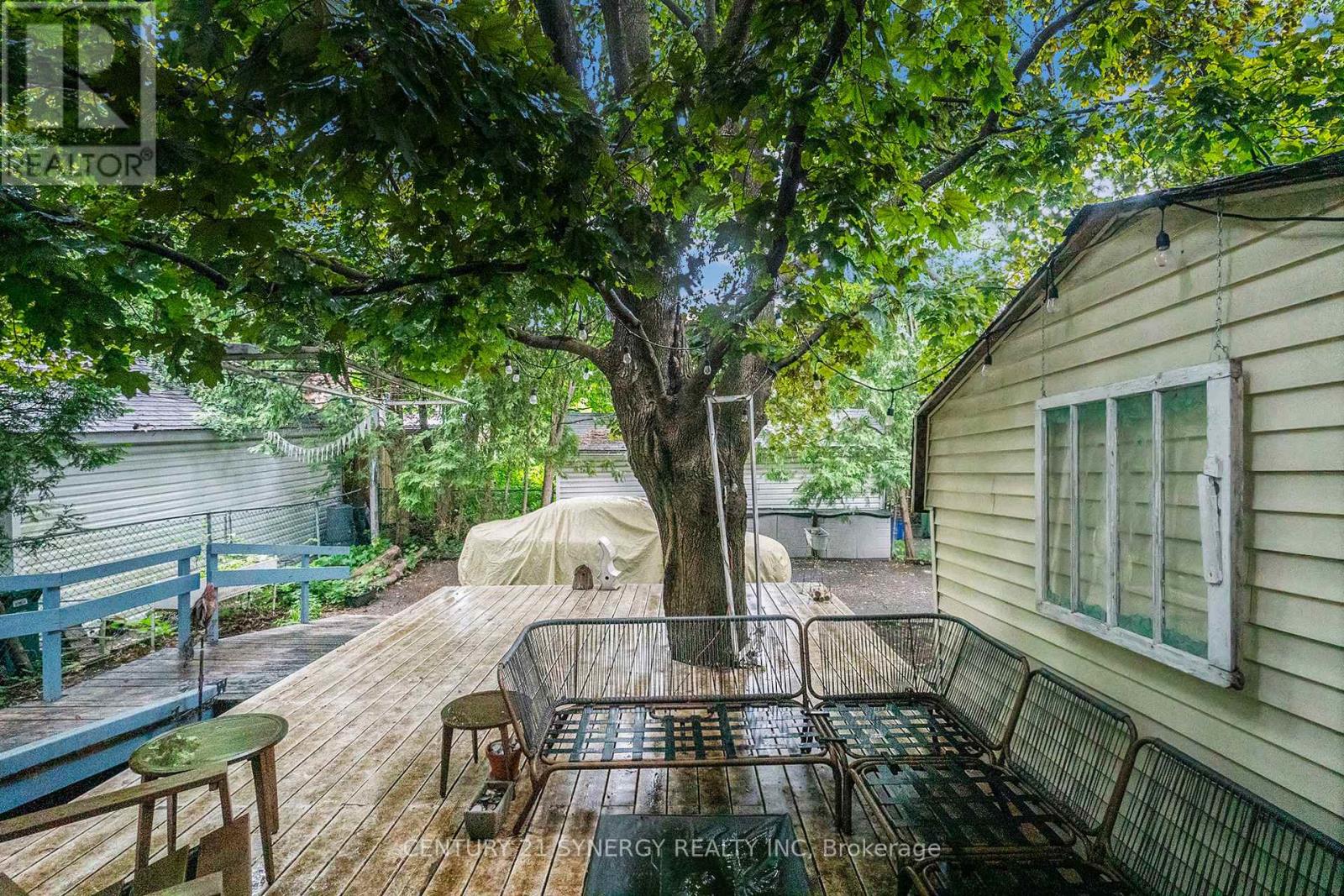 327 RICHELIEU AVENUE