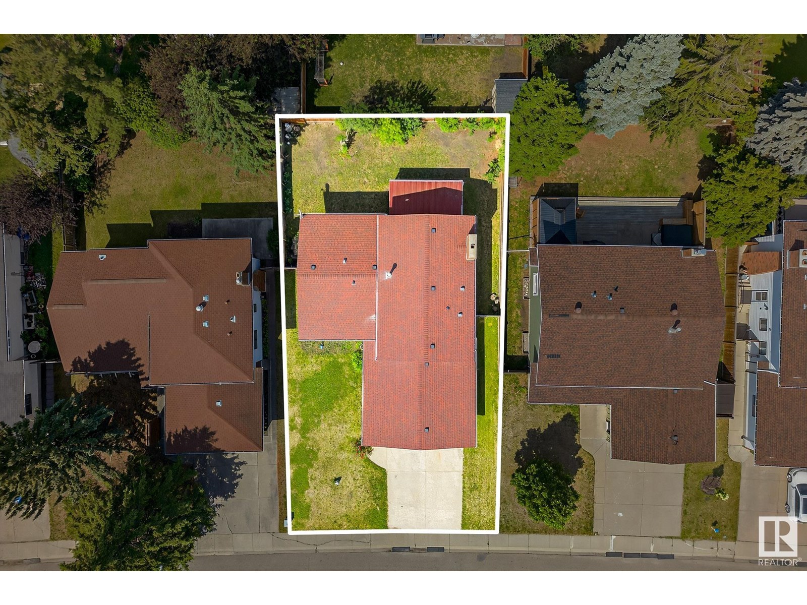 3310 113A ST NW