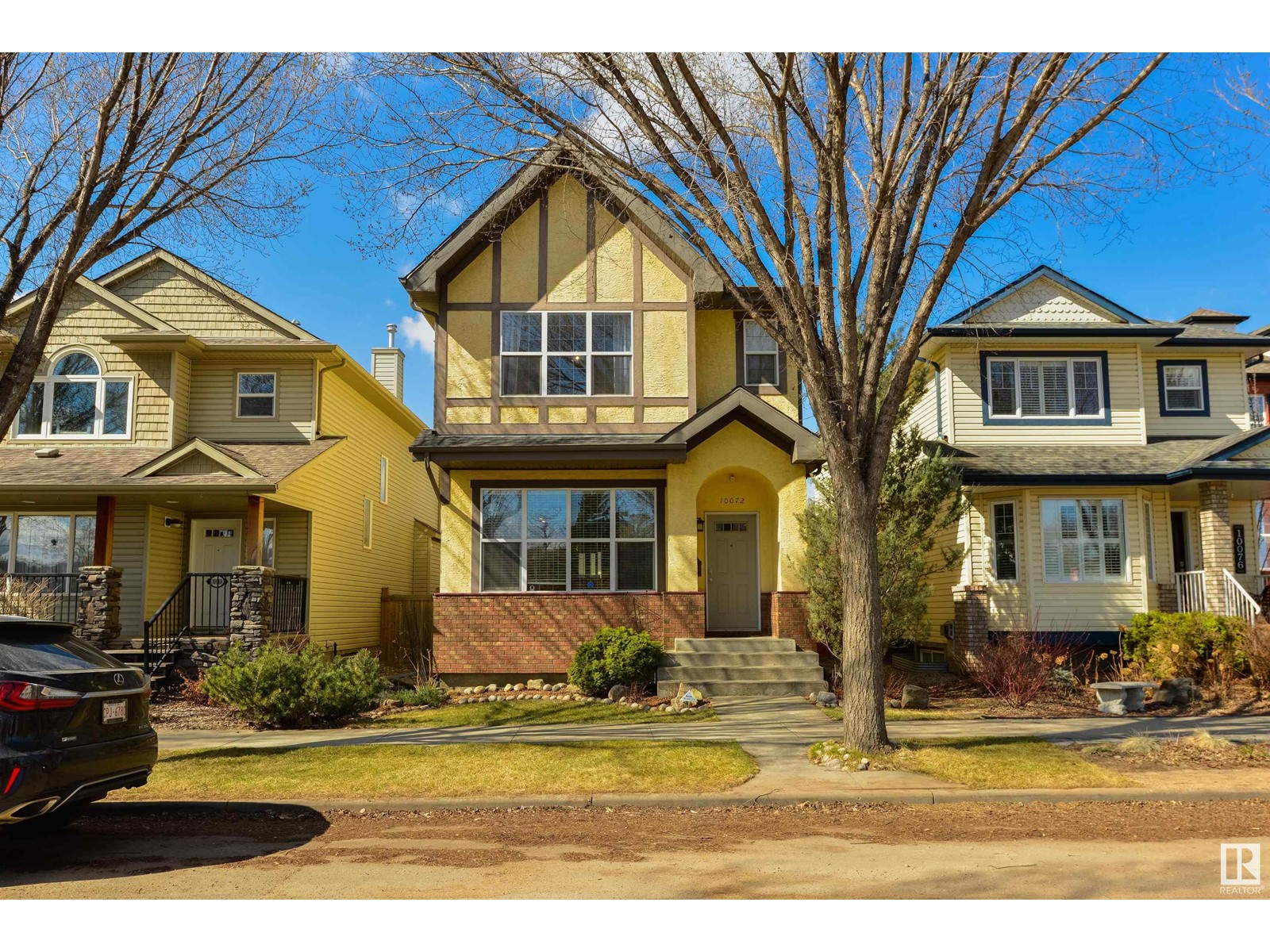 10072 90 ST NW