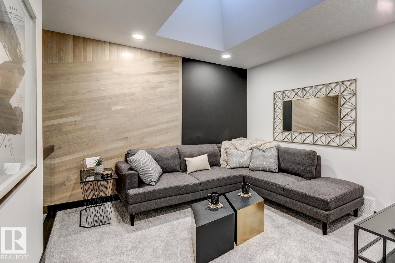 4168 Kinglet Drive NW