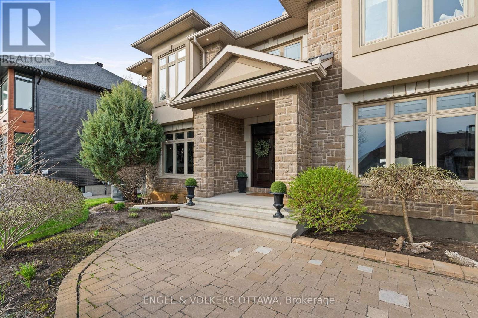 450 LOCKMASTER CRESCENT