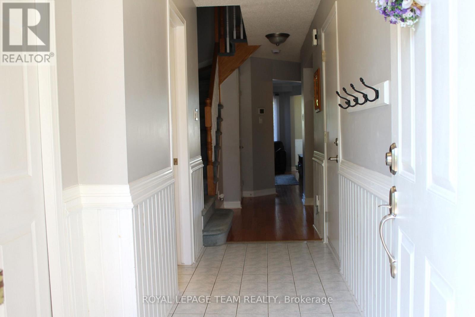 19 LOCHELAND CRESCENT