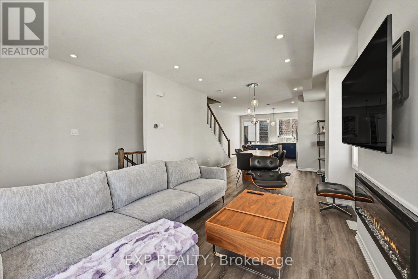 1400 HEMLOCK ROAD