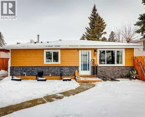 8620 46 Avenue NW Calgary AB T3B1Y7