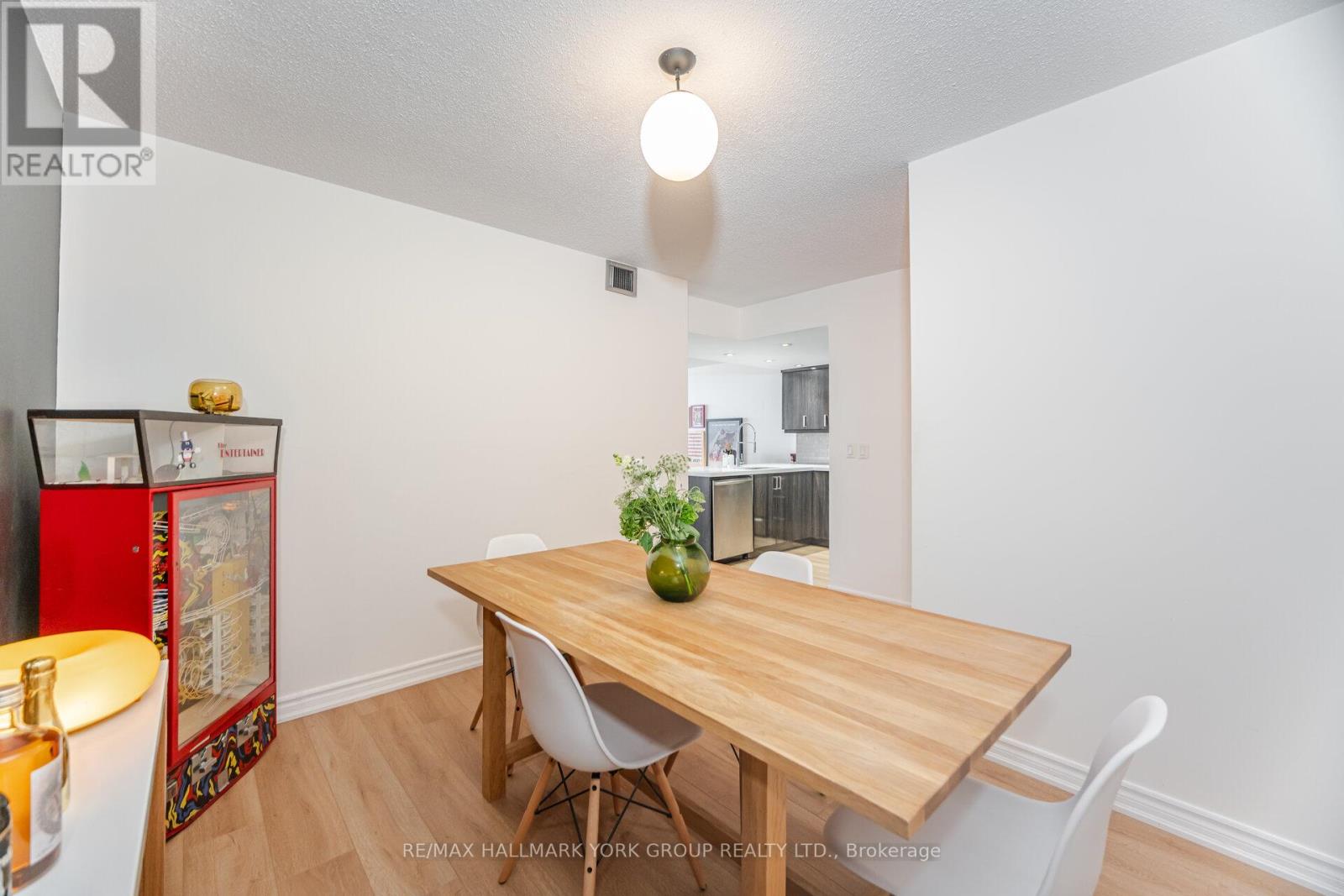 1208 - 100 OBSERVATORY LANE